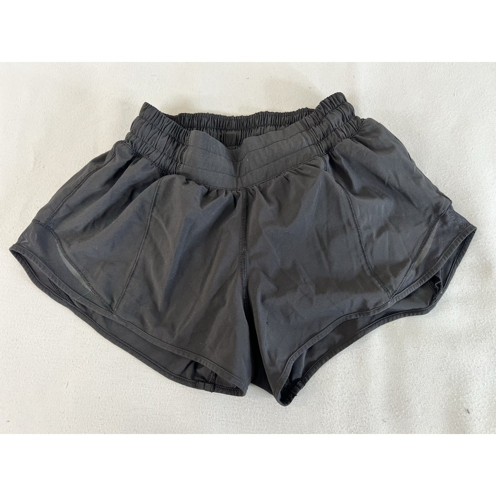 lululemon Hotty Hot High-Rise Lined Short 2.5" - Black Size 2